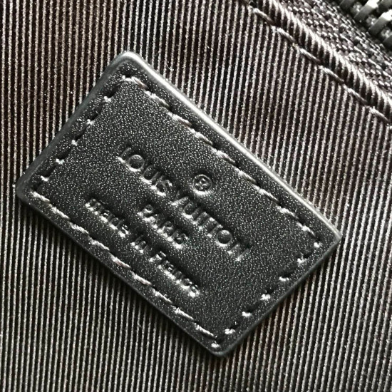 Louis Vuitton 31.0x 39.0x 8.5 cm