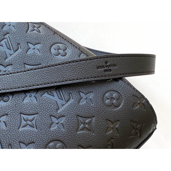 Louis Vuitton Size: 33x23x15cm