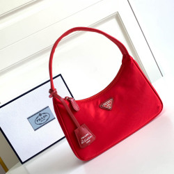 Prada shoulder bag Size: length 23x13cm 1NE515