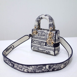 Zoo Collection Size: 44531 Size: 17x15x7cm