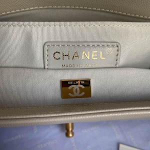   Chanel Calfskin Size:25x15x9cm