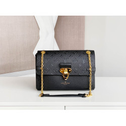 Louis Vuitton Size: 25.0 x 17.0 x 9.5 cm