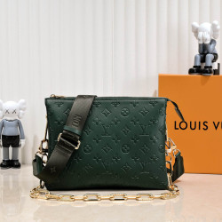 Louis Vuitton size: 26 x 20 x 12 cm
