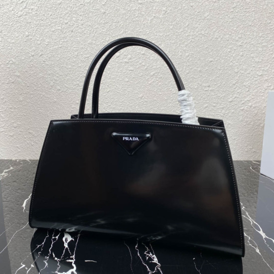 Prada Handbag Size: 33x18cm 1BA327