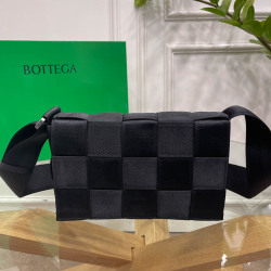BV Bottega Veneta bag Size: 26x6cm Black