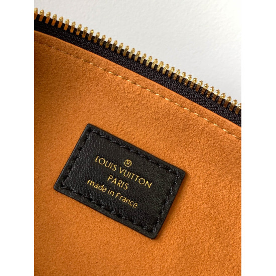 Louis Vuitton Size: 34 x 24 x 12 cm