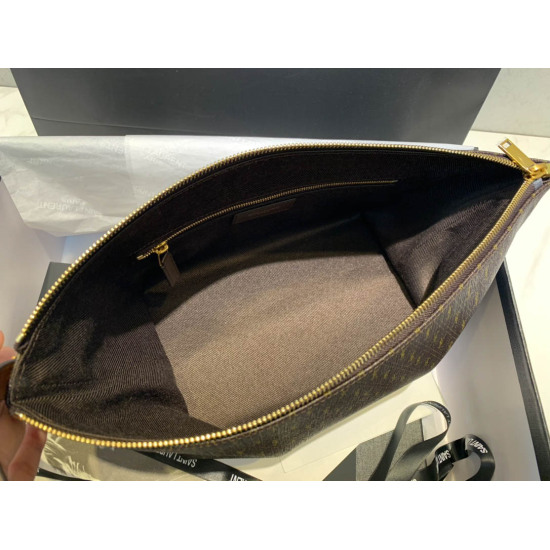 Dumpling bag Model: 667490 Size: 36x14.5x15.5cm