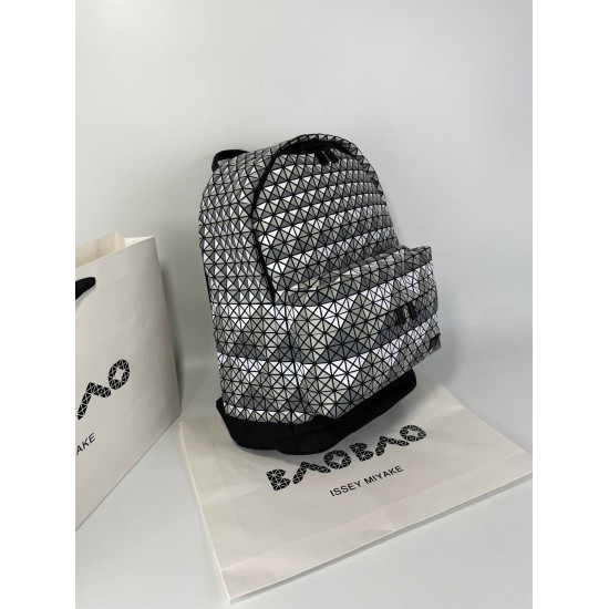 Issey Miyake backpack Size: 42*33*15cm 