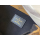 Louis Vuitton Size: 25 x 19 x 9 cm