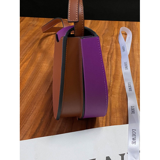 Calfskin bag Size：19.5*8.5*16.5cm