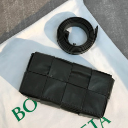 BV CASSETTE waist bag Size:17.5x5cm 70350