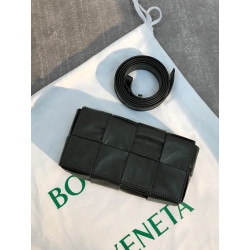 BV CASSETTE waist bag Size:17.5x5cm 70350