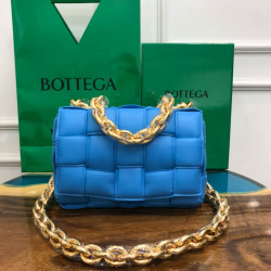 BV Chain Bag Size: 26x18cm Pool Blue