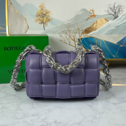 BV chain bag Size: 26x18cm Lavender purple