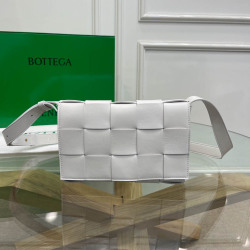 BV Cassette Bottega Veneta bag Size: 23x15cm