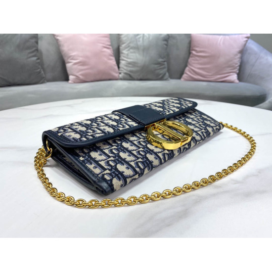 30 Montaigne Chain Clutch Bag Size: 27.5*12*2 cm