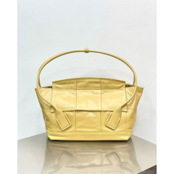 BV Handbag Size:33x28 618463