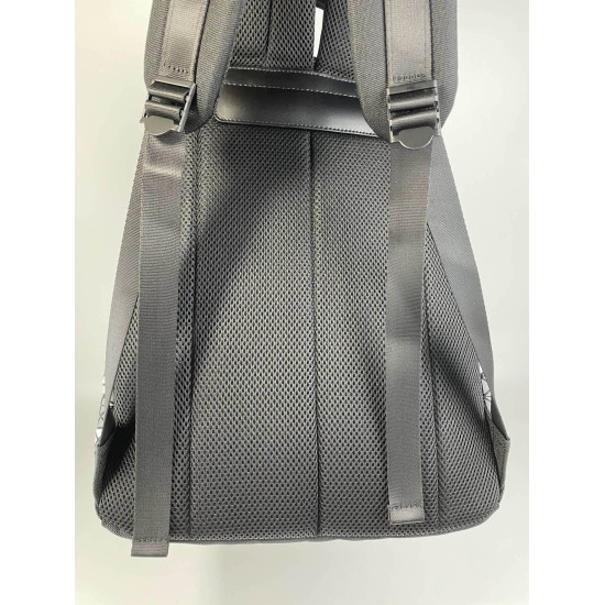Issey Miyake backpack Size: 42*33*15cm 