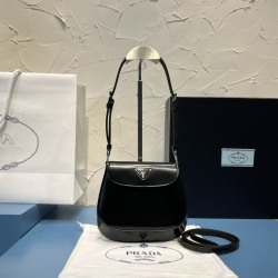 Prada Cleo Series Handbag Size: 17x14.5cm 1BH188