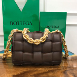 BV Chain Bag Size: 26x18cm Chocolate