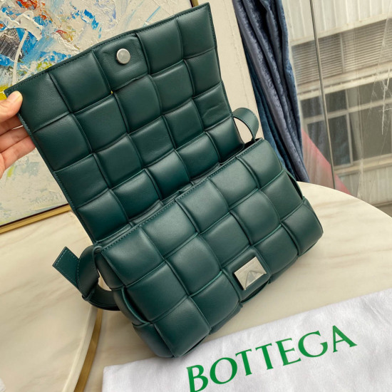 BV Cassette Pillow Bag Size: 26x18cm Dark Green