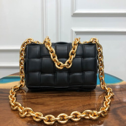 BV Chain Bag Size: 26x18cm Black Gold