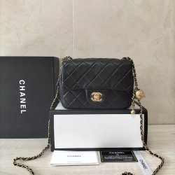 Chane Flap Bag Black Size: 18-13-7cm