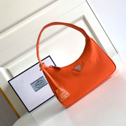 Prada shoulder bag Size: length 23x13cm 1NE515