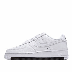 Nike Air Force 1 07 Low Low Top Sneakers