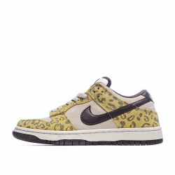 Nike SB Dunk Low Yellow Sneakers