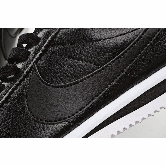 Nike Classic Cortez Leather Running Shoe