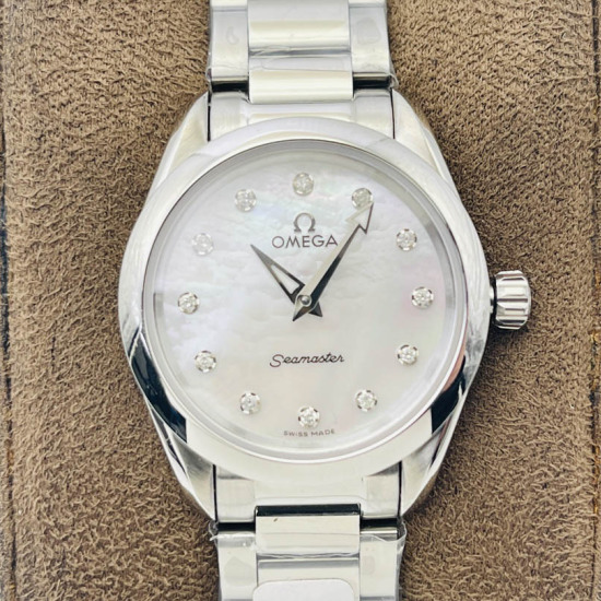 Omega Seamaster watch Diameter: 28 mm