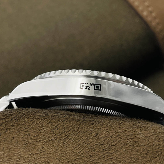 Rolex GMT Pavé diamond watch Diameter: 40 mm
