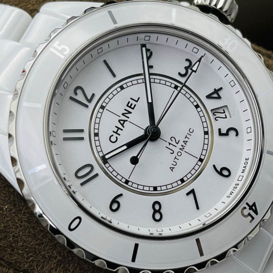 Chanel J12 series watch Diameter: 38 mm