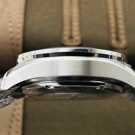 Omega Speedmaster watch Diameter: 40 mm