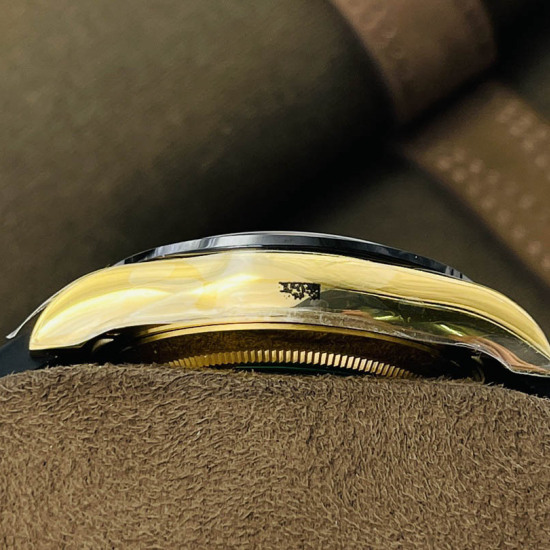 Rolex Daytona all-gold watch