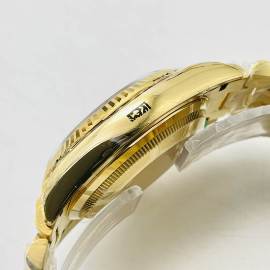 Rolex Day-Date Diameter: 40mm Thickness: 12mm