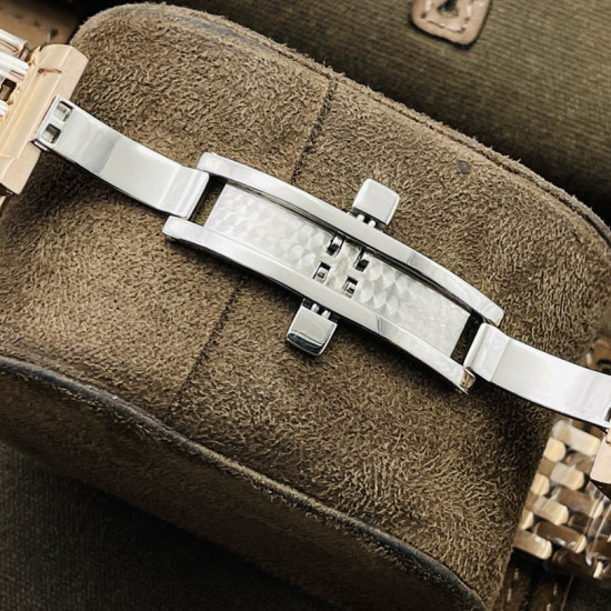 Jaeger-LeCoultre Master Series watch Diameter: 40 mm * 8.8 mm