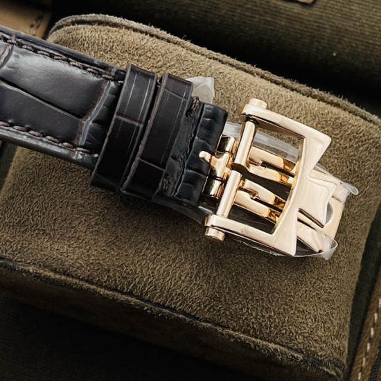 Vacheron Constantin Heritage Watch Model: 4010U Diameter: 42.5 mm Rose Gold