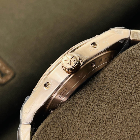Vacheron Constantin Mechanical Watch Diameter: 41.5 mm Model: P210