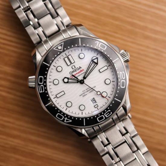 DIVER 300M CO‑AXIAL MASTER CHRONOMETER 42 MM-210.30.42.20.04.001