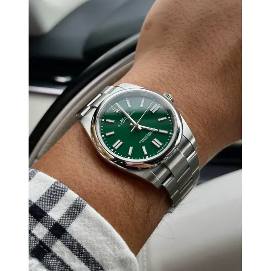 OYSTER PERPETUAL 124300 Series（green dial）