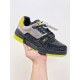 Louis Vuitto Trainer Sneaker Low Drilling process