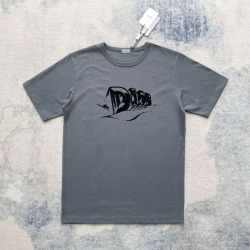 Dior 太空主题T恤