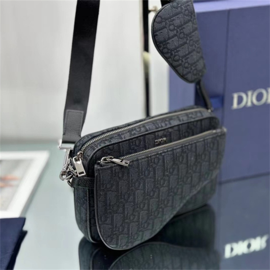 Dior Oblique马鞍包