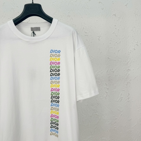 Dior 彩虹字母印花短袖T恤