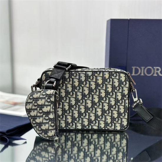 Dior Oblique斜挎包