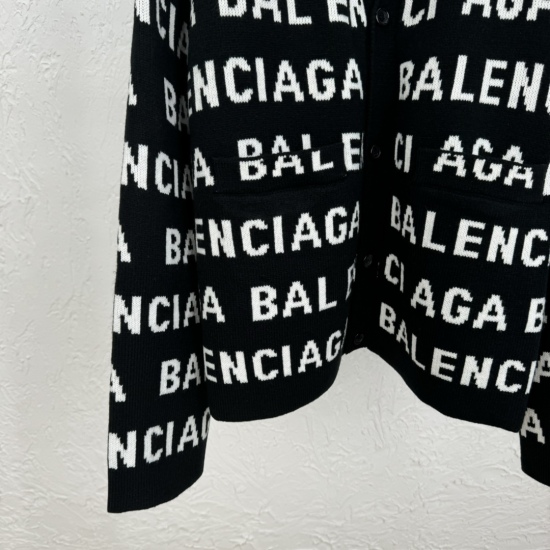 Balenciaga 弹幕针织开衫