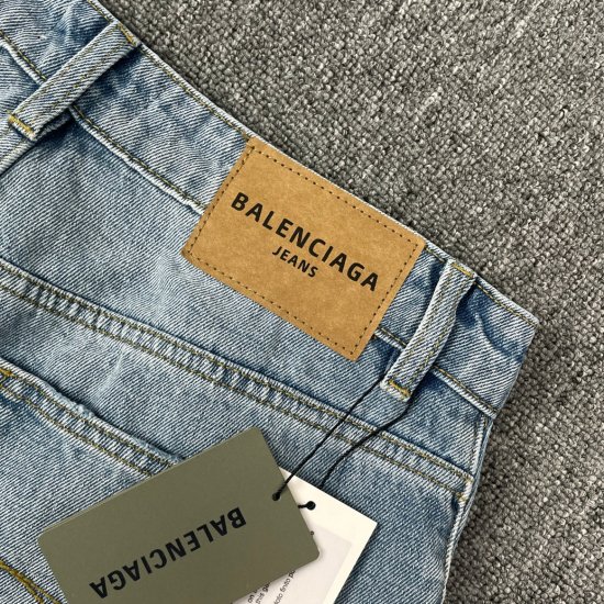 Balenciaga牛仔裤洗水蓝