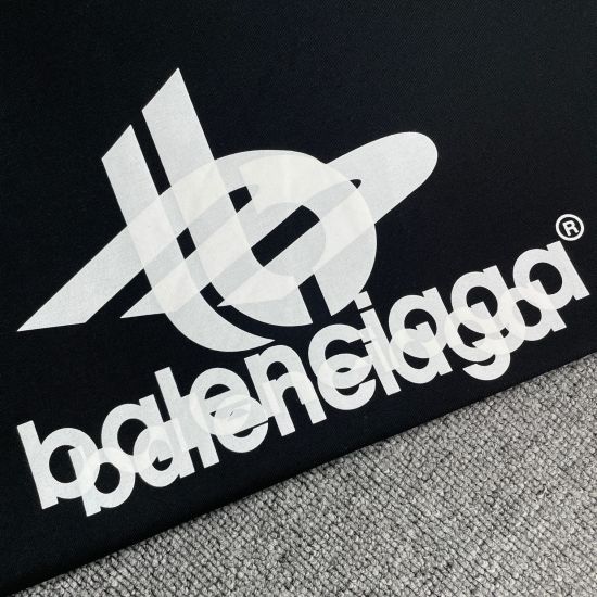 Balenciaga 重叠logo短袖